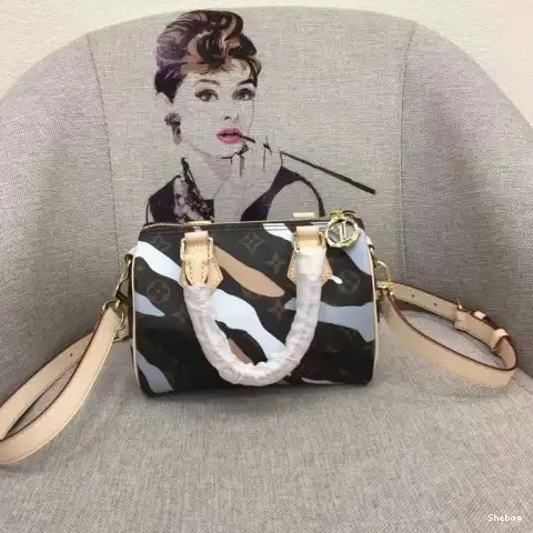 Bags 206B570110 LV 0819